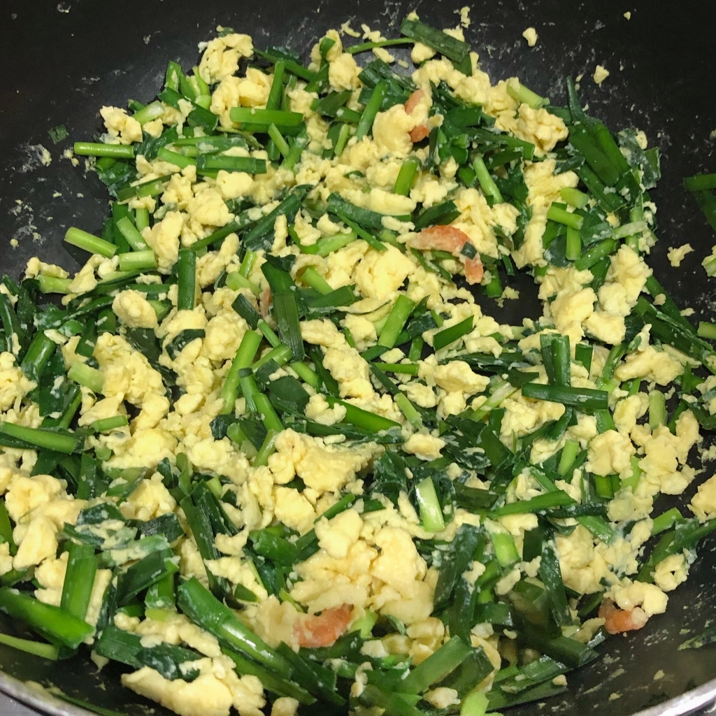 garlic chive stir fry cooking