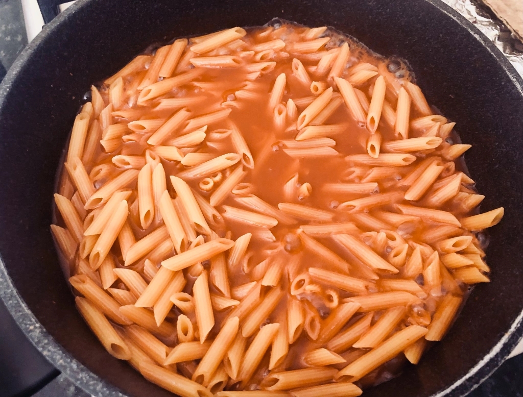 making tomato penne